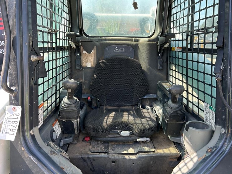 2022-bobcat-t770-image-19