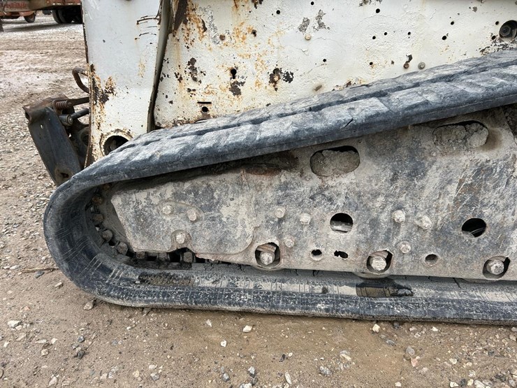 bobcat-t300-image-17