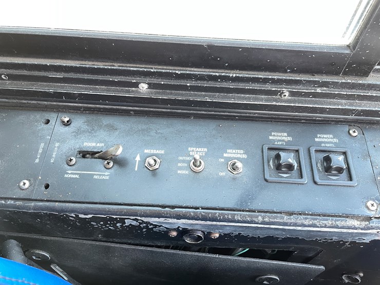 #167-•-2004-gillig-passenger-bus-(has-wi-title)-image-32