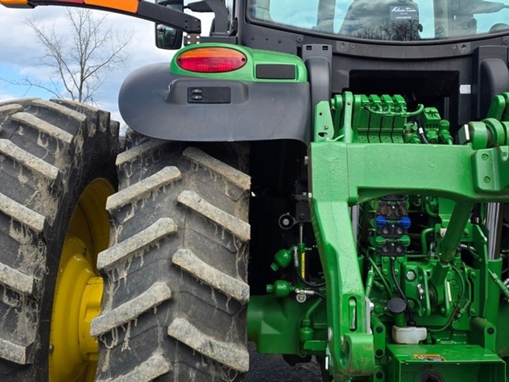 2021-john-deere-6230r-image-34