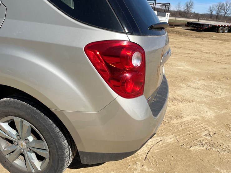 2013-chevrolet-equinox-image-24