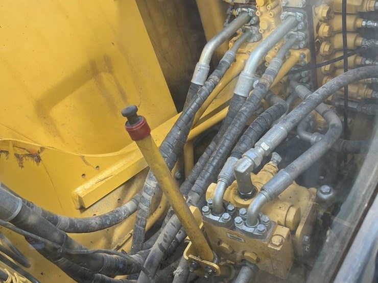 2018-komatsu-pc210-lc-11-image-26