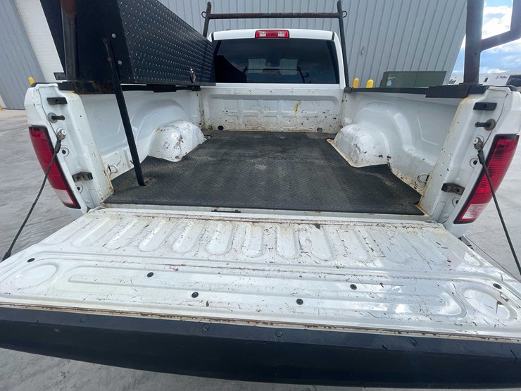 2017-dodge-1500-image-24