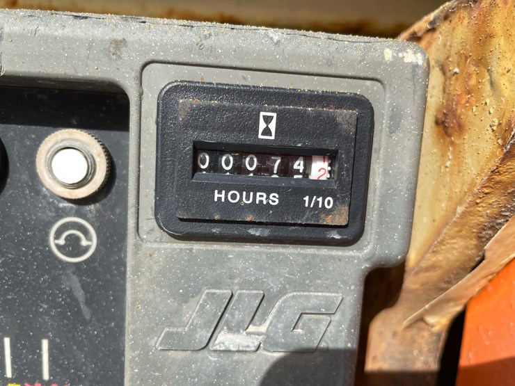 2007-jlg-1930es-image-13