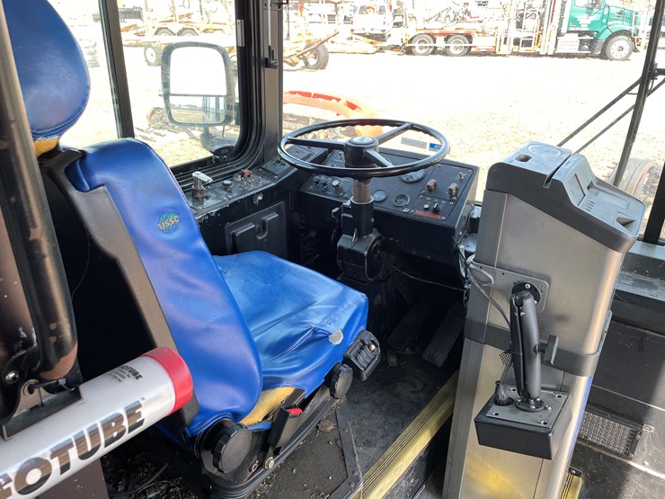 #167-•-2004-gillig-passenger-bus-(has-wi-title)-image-21