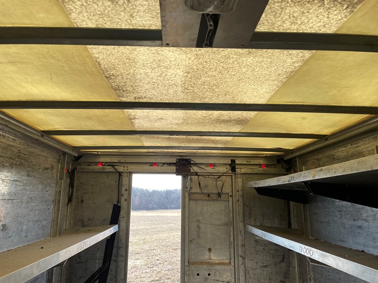 #164-•-2005-freightliner-box-truck-(has-wi-title)-image-25