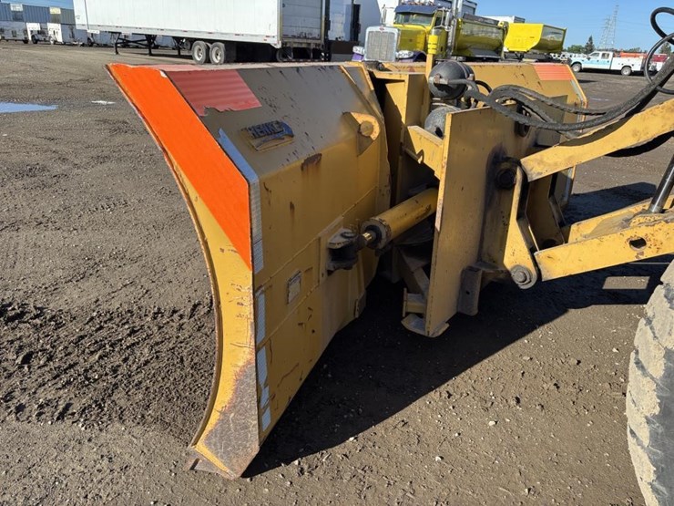 caterpillar-143h-image-16