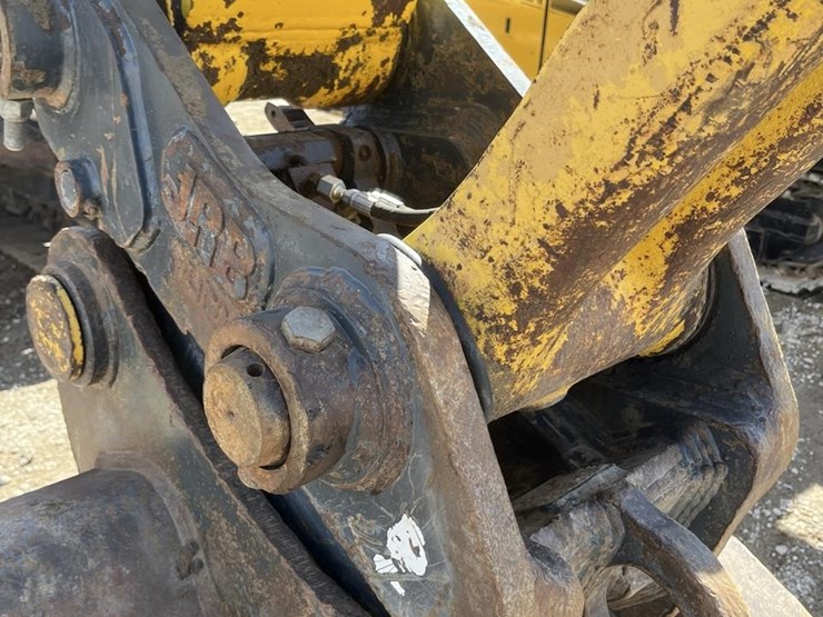 2018-komatsu-pc210-lc-11-image-32