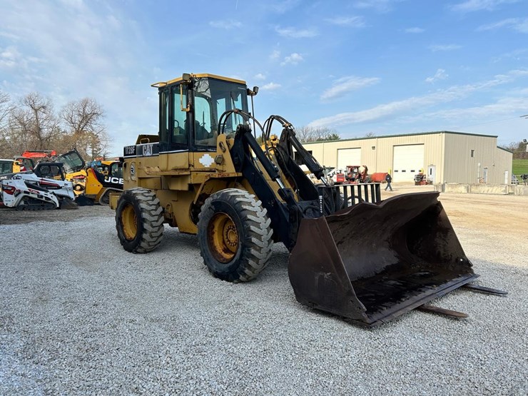 caterpillar-it28f-image-6