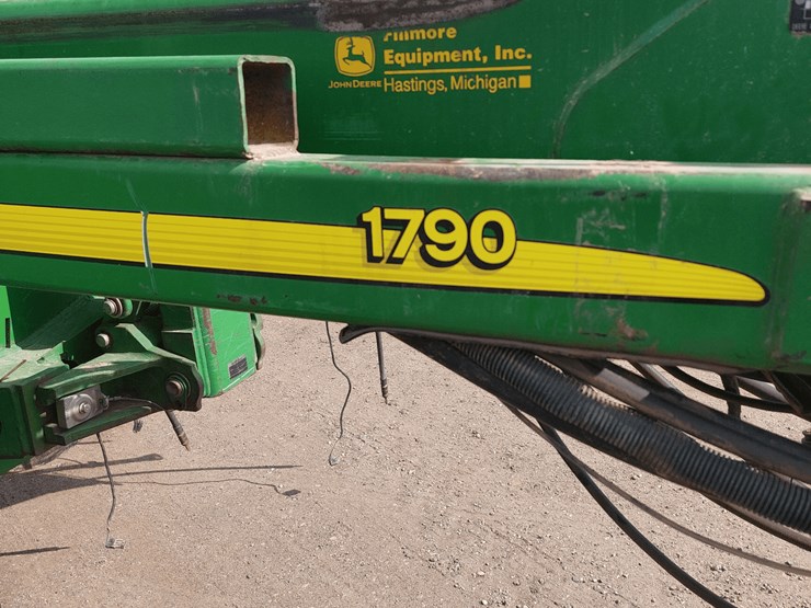 john-deere-1790-image-24
