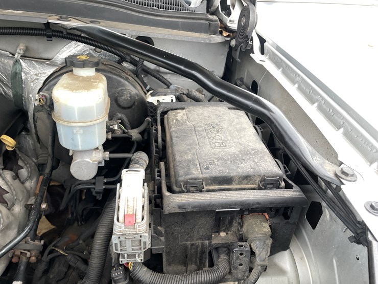 2015-chevrolet-suburban-image-96