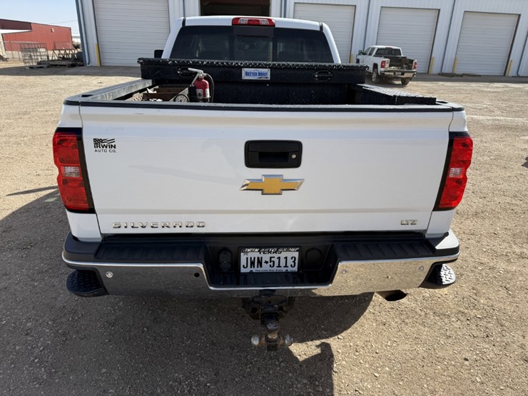 2015-chevrolet-silverado-2500hd-image-5