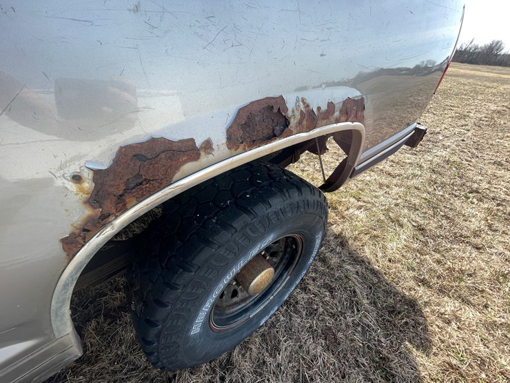 2000-chevrolet-2500-image-33