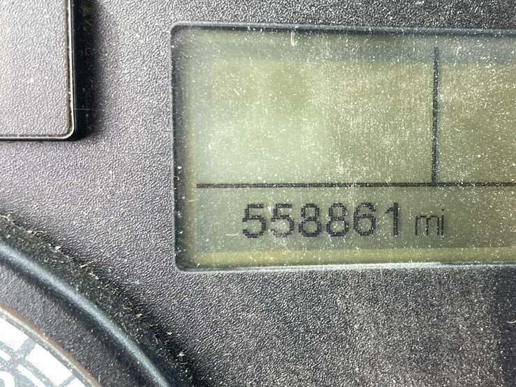 #104-•-2016-freightliner-cascade-evolution-sleeper-cab-semi-tractor-(has-wi-title)-image-63