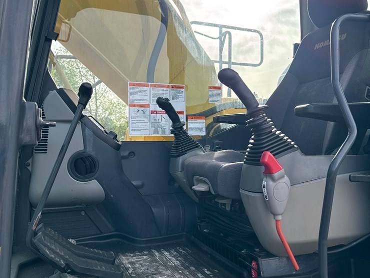 2018-komatsu-pc210-lc-11-image-26