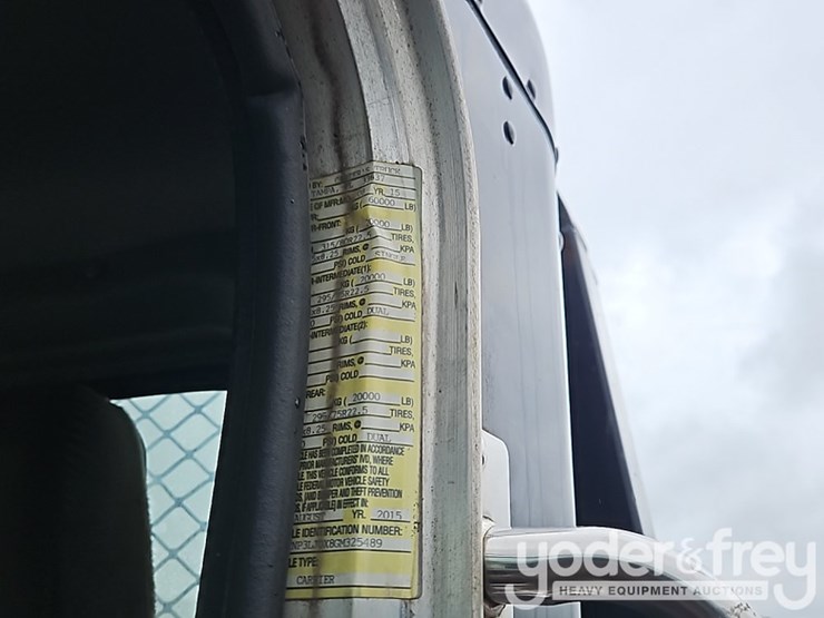 2016-peterbilt-348-image-41