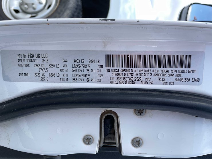 2016-dodge-2500-image-70