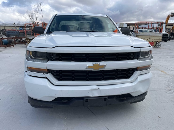 2017-chevrolet-1500-image-2