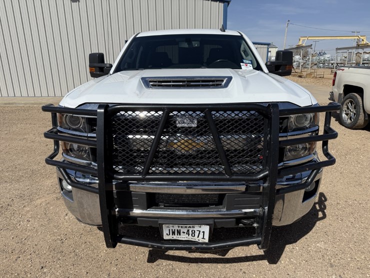 2017-chevrolet-silverado-2500hd-image-3