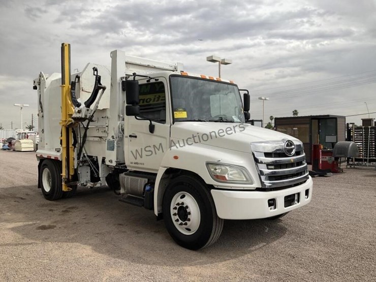 2013-hino-338-image-4