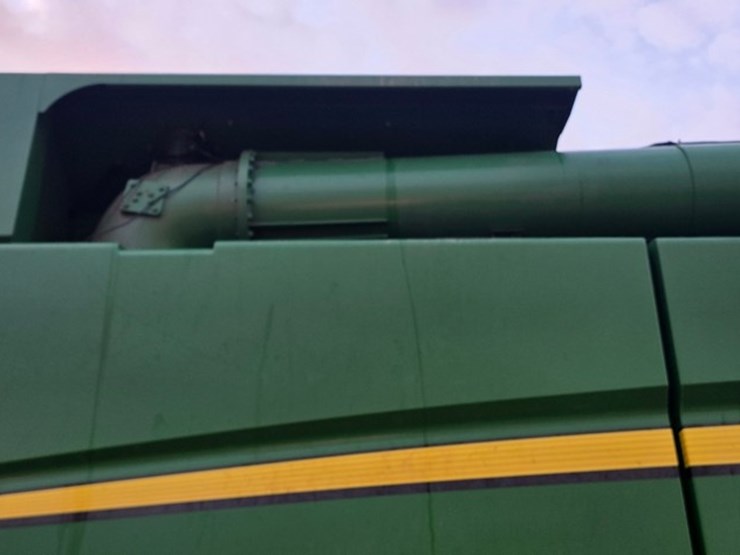 2013-john-deere-s680-image-35