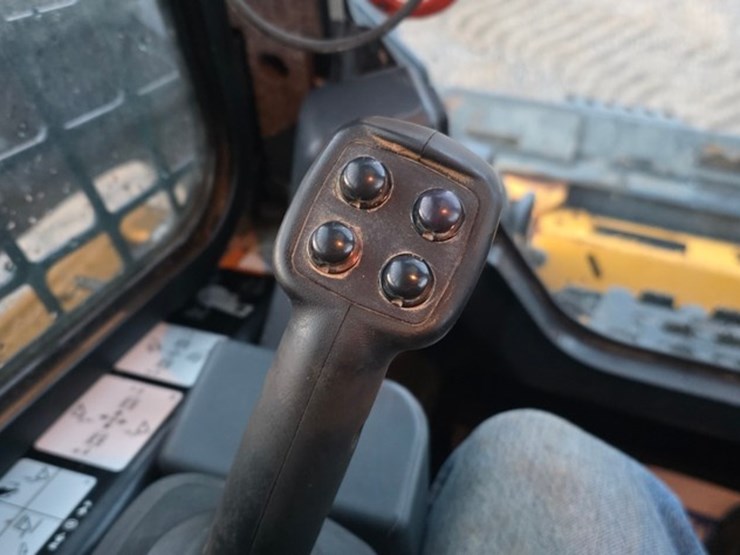 2023-deere-331g-image-54