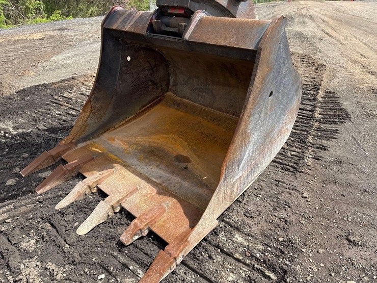 2021-komatsu-pc210-lc-11-image-7