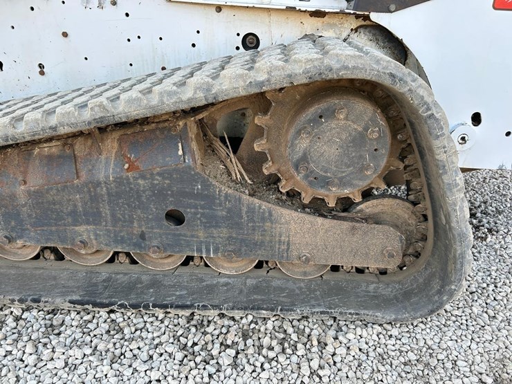 bobcat-t320-image-18