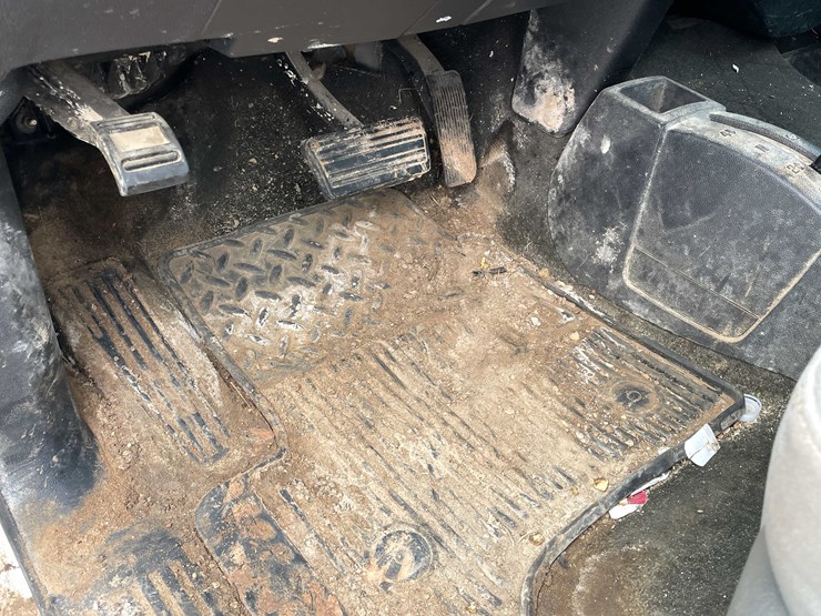 2015-chevrolet-2500-image-53