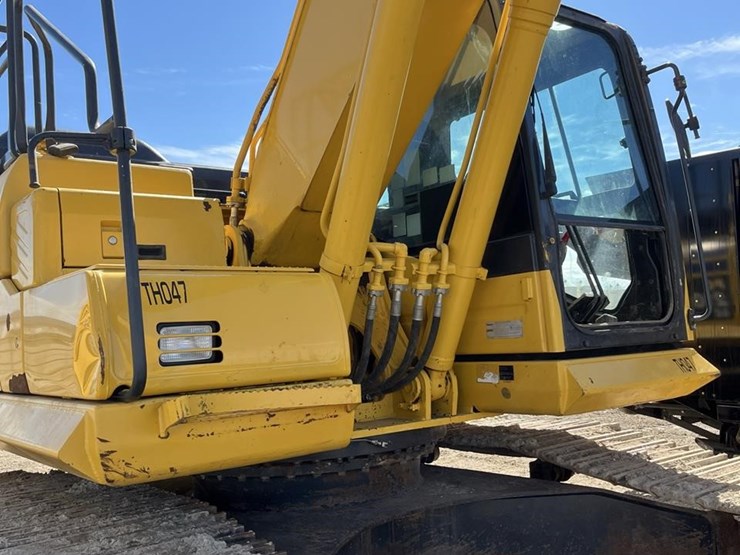2018-komatsu-pc210-lc-11-image-4