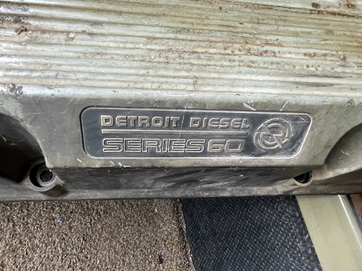 #134-•-2001-freightliner-century-class-sleeper-cab-semi-tractor-(has-wi-title)-(non-runner)-image-77