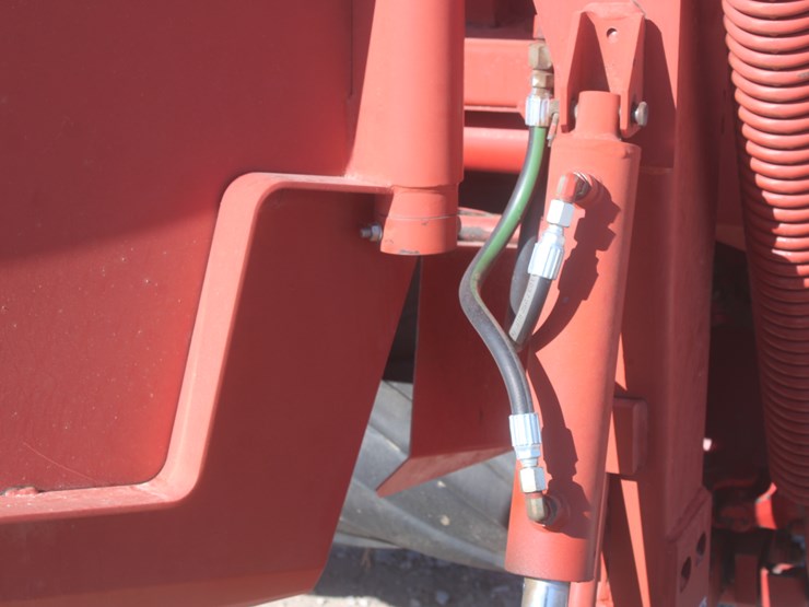 new-holland-1431-image-21