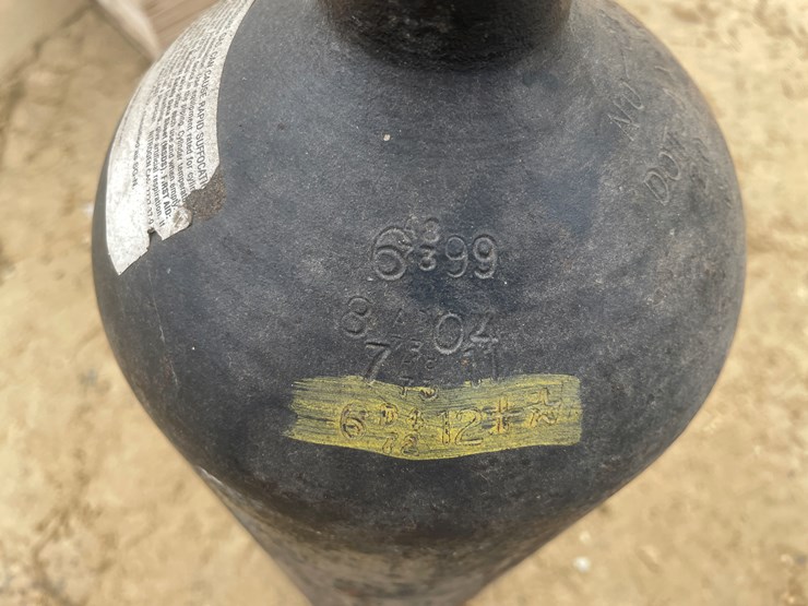 #3922-•-(7)-refrigerant-tanks-and-(1)-nitrogen/argon-tank-image-8