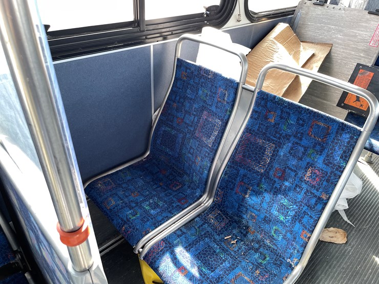 #167-•-2004-gillig-passenger-bus-(has-wi-title)-image-49