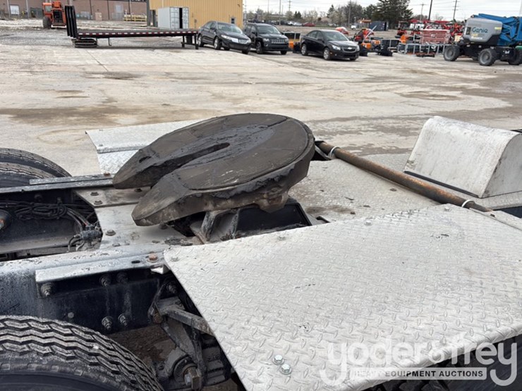 2018-peterbilt-579-image-92