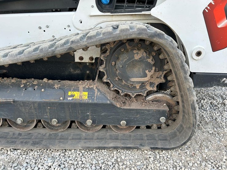 2023-bobcat-t770-image-18