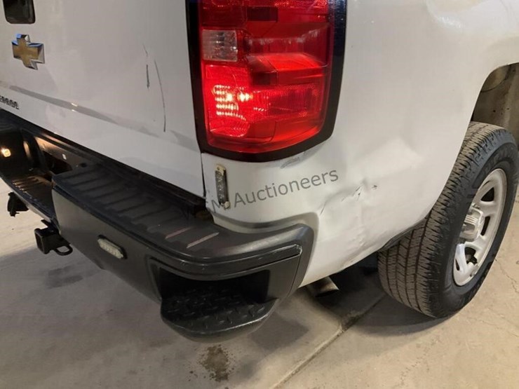 2017-chevrolet-silverado-1500-image-10