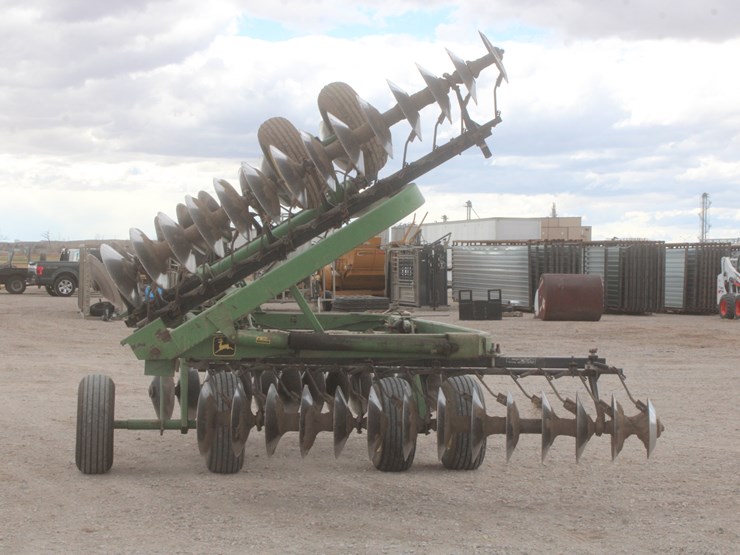 john-deere-220-image-6