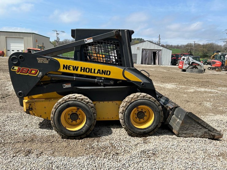 new-holland-l180-image-5