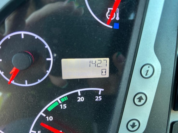 2021-jcb-3cx-image-26