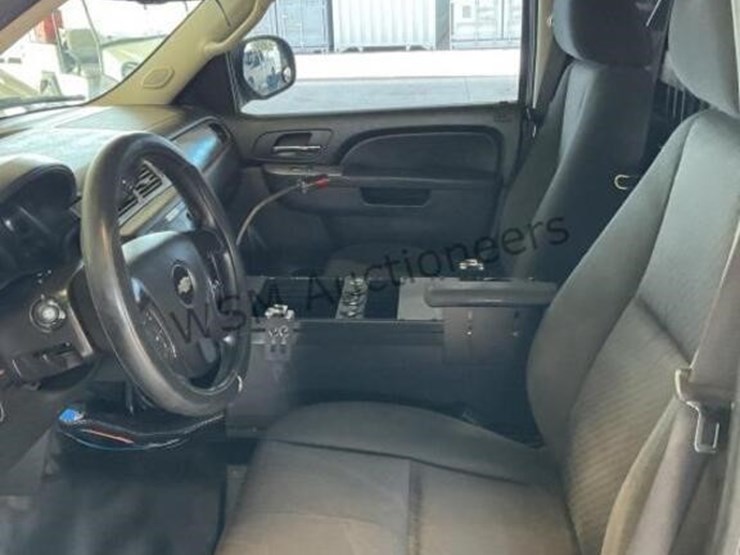 2012-chevrolet-tahoe-image-21