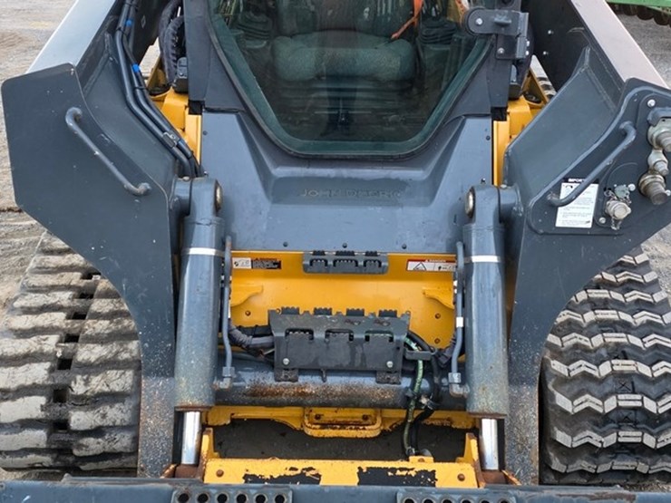 2023-deere-331g-image-38