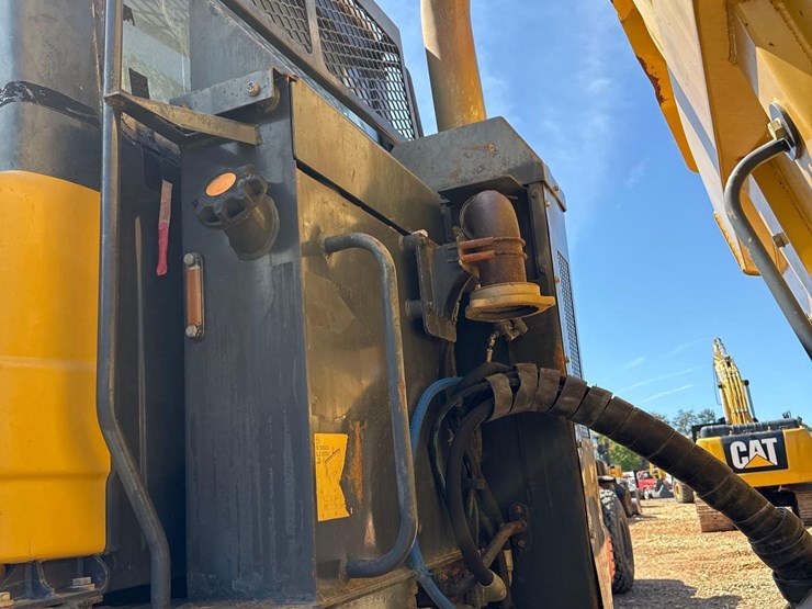 2012-deere-300d-ii-image-11