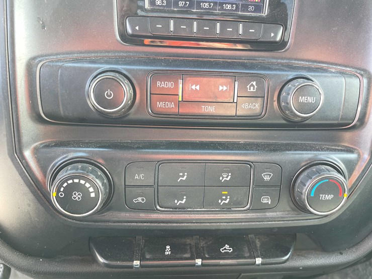 2015-chevrolet-1500-image-76