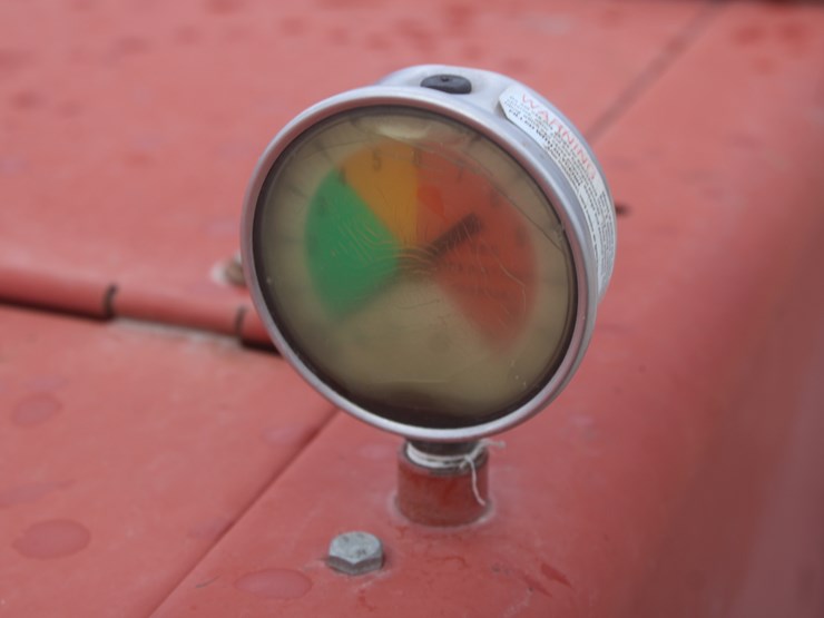 new-holland-580-image-32