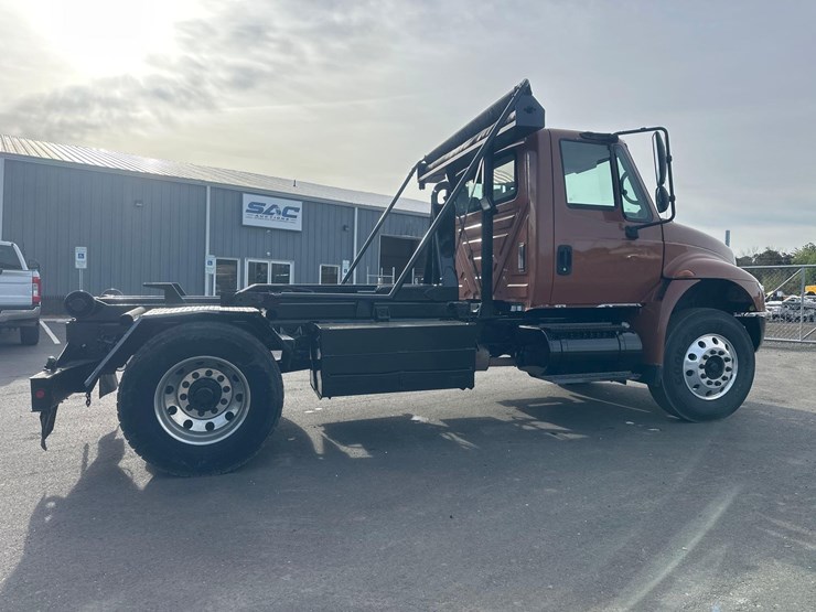 2006-international-durastar-4400-image-8