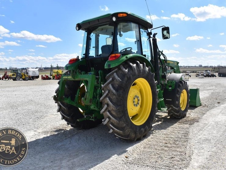 2014-john-deere-6140d-image-11