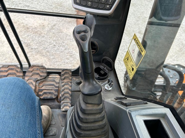 hyundai-hx145-lcr-image-28