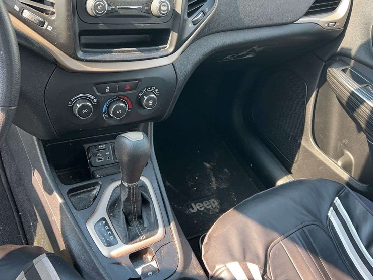 2014-jeep-cherokee-image-10