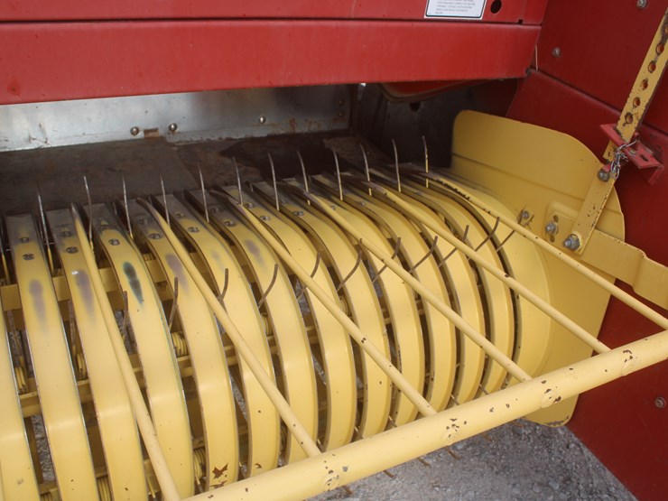 new-holland-580-image-14